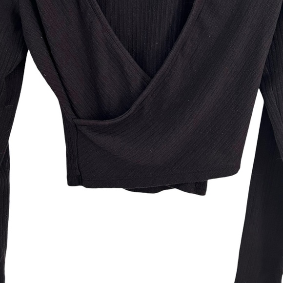 Abercrombie & Fitch Y2K Black Wrap Top Ribbed Knit Size Medium - Picture 6 of 7